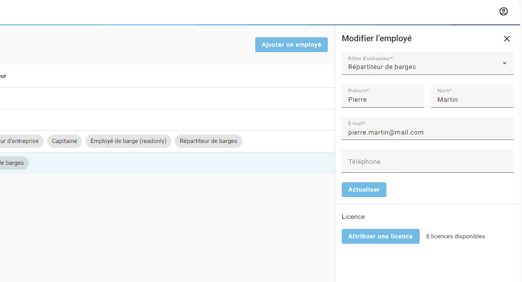 Step #6: Dans le panneau latéral, cliquez sur "Attribuer une licence".