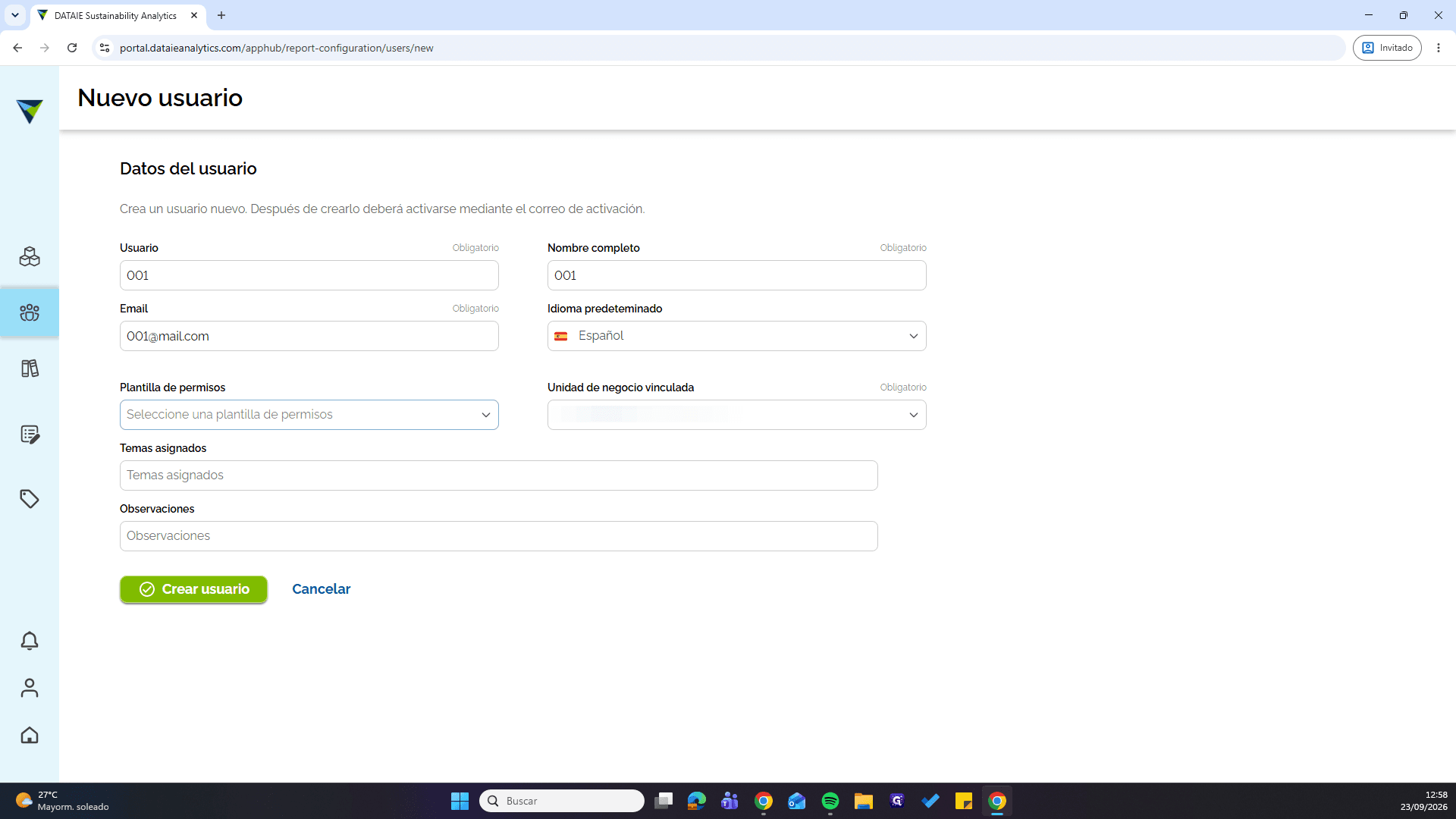 Step #4: Rellena los campos requeridos del formulario (usuario, nombre completo y email), y asigna obligatoriamente la plantilla de permisos correspondiente en el campo desplegable «Plantilla de permisos».
